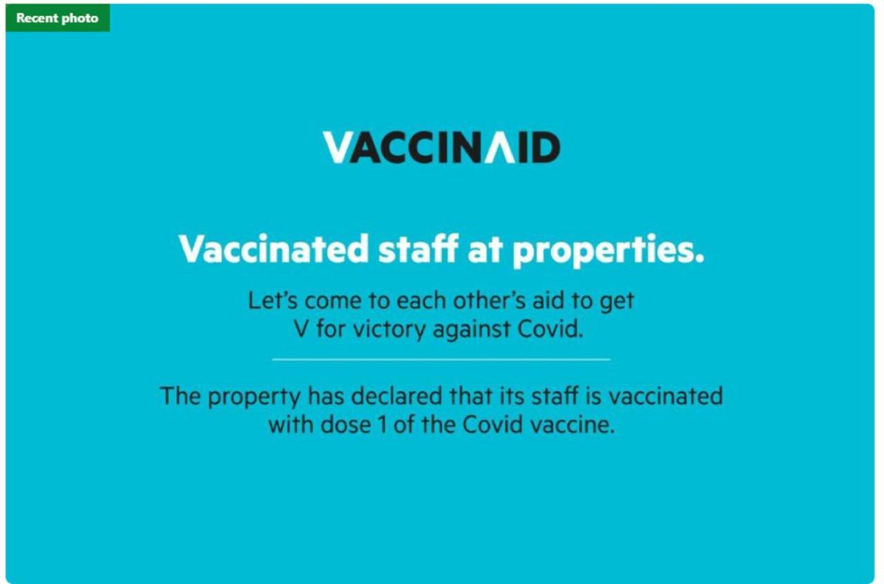 Vaccinated Staff - Oyo 1771 Zeke Hotel Batam Kültér fotó