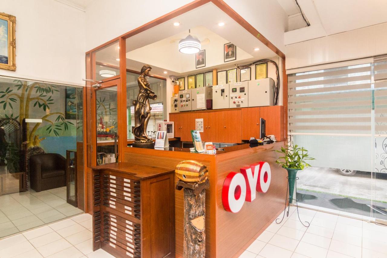 Vaccinated Staff - Oyo 1771 Zeke Hotel Batam Kültér fotó