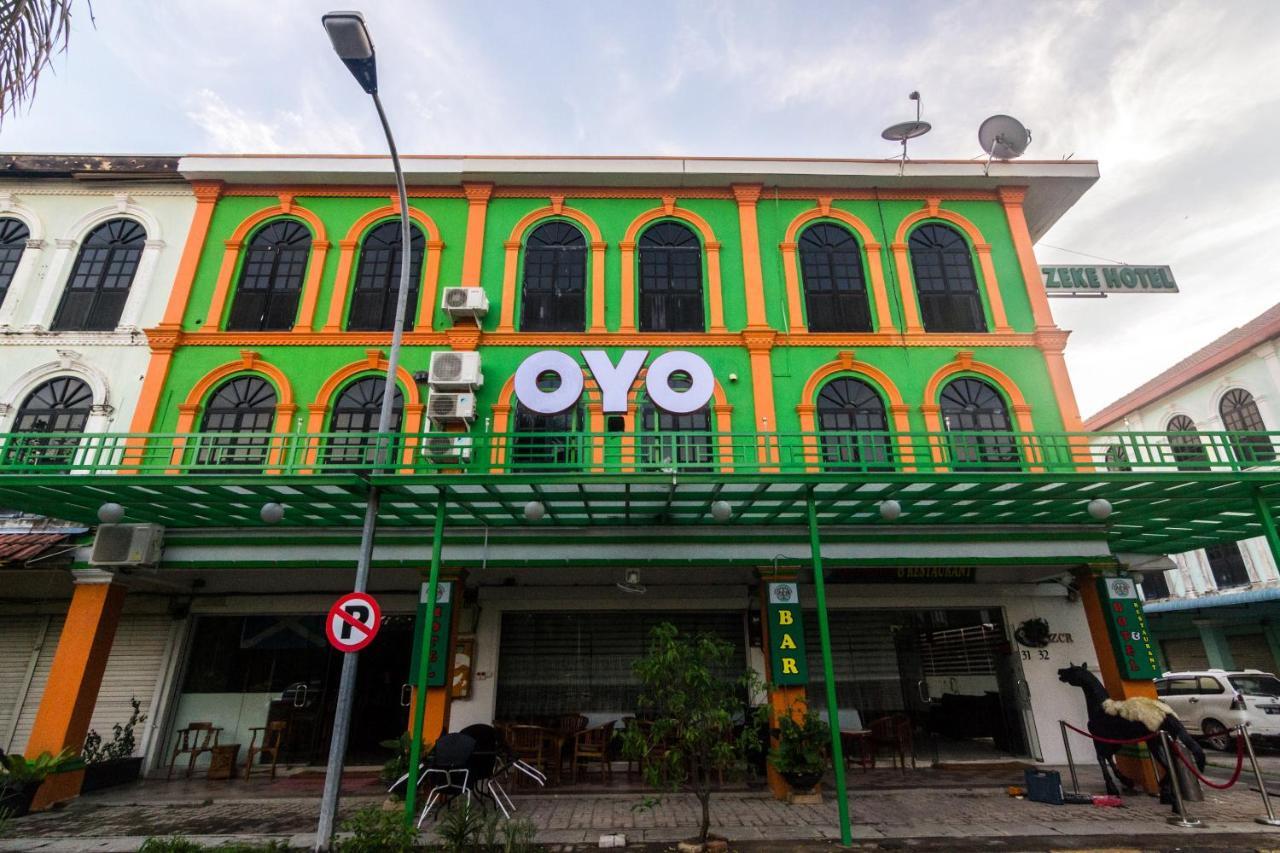 Vaccinated Staff - Oyo 1771 Zeke Hotel Batam Kültér fotó